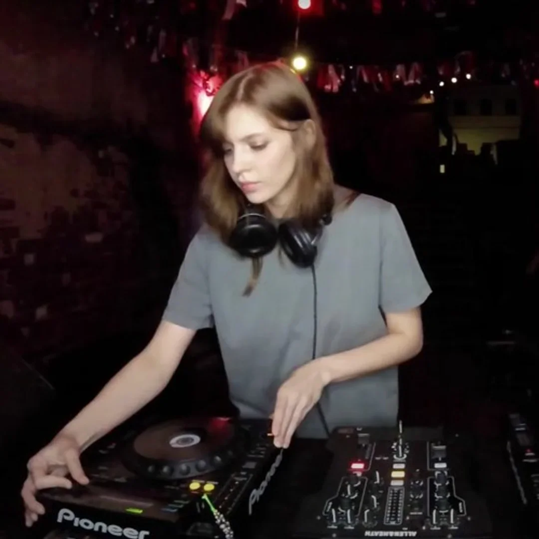 Lovely Solution RTS.FM x Paranoia Bar Kazan