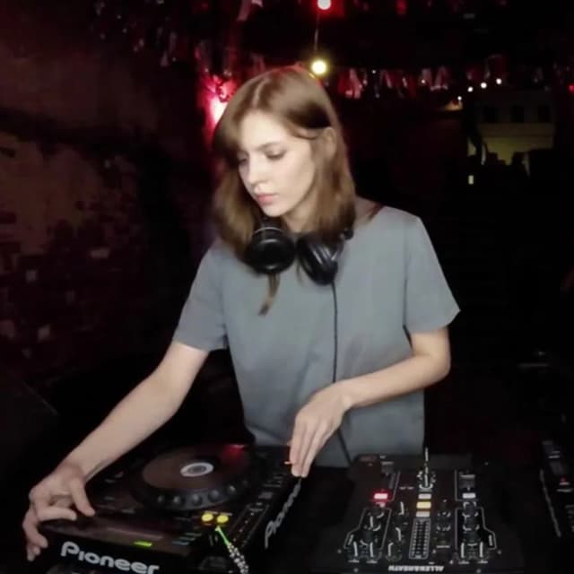 Lovely Solution RTS.FM x Paranoia Bar Kazan
