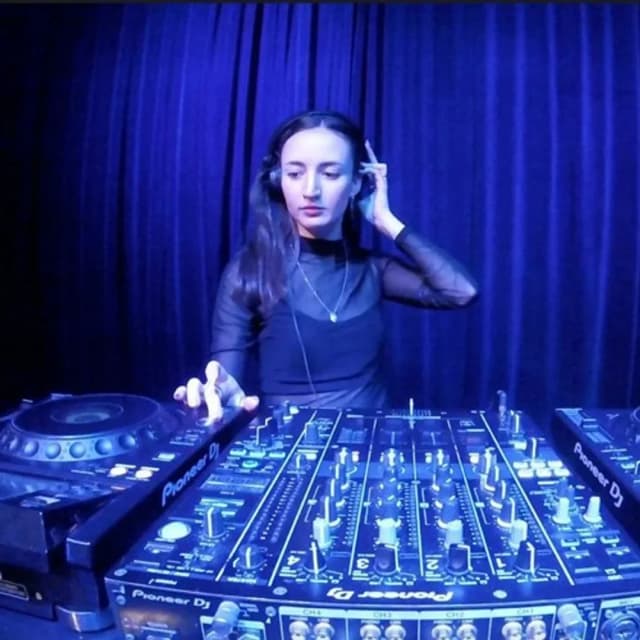 Shanti RTS.FM X Bar Sol' Kazan