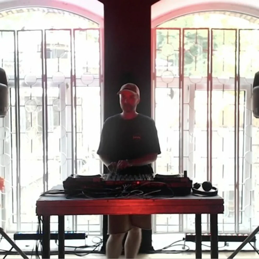 Nicolas Barnes - RTS.FM Riga