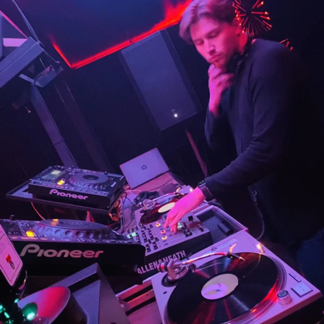 SHMDT - RTS.FM St.Petersburg X Birds Does Not Doze