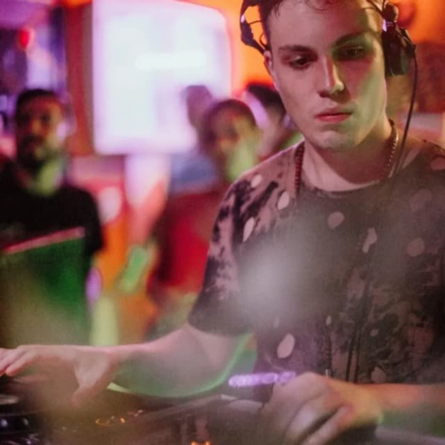 Legit Trip RTS.FM X Hostel3B "usual Sundays" 11.08.2019